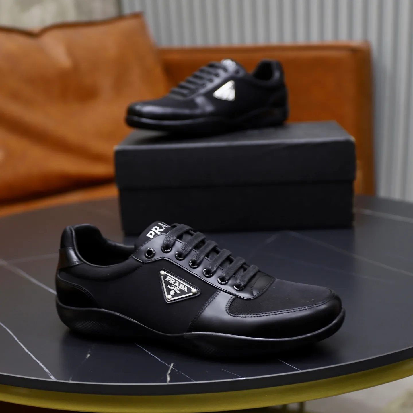 Factory price: 600💰Top original order Brand: PRADA (Prada) Standard code: Men's size 38/44 (45 can be customized) Grade: Same as the official website Material: Original cowhide surface, cowhide lining, original wear-resistant soft outsole Style category: casual sports shoes, young fashion, European and American trends, British style Color: actual picture color